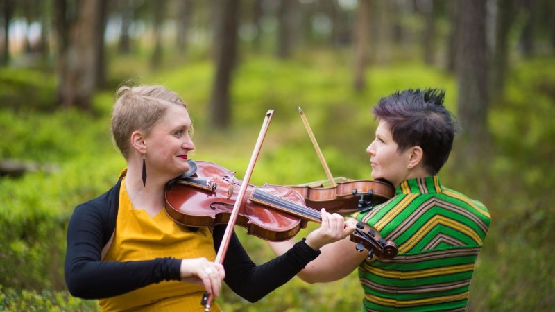 JuuriJuhla-klubi: Duo Emilia Lajunen & Suvi Oskala